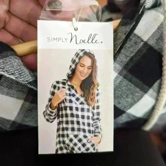 Simply Noelle Black/White Lightweight Plaid  Sweater Size XSmall - Picture 5 of 5